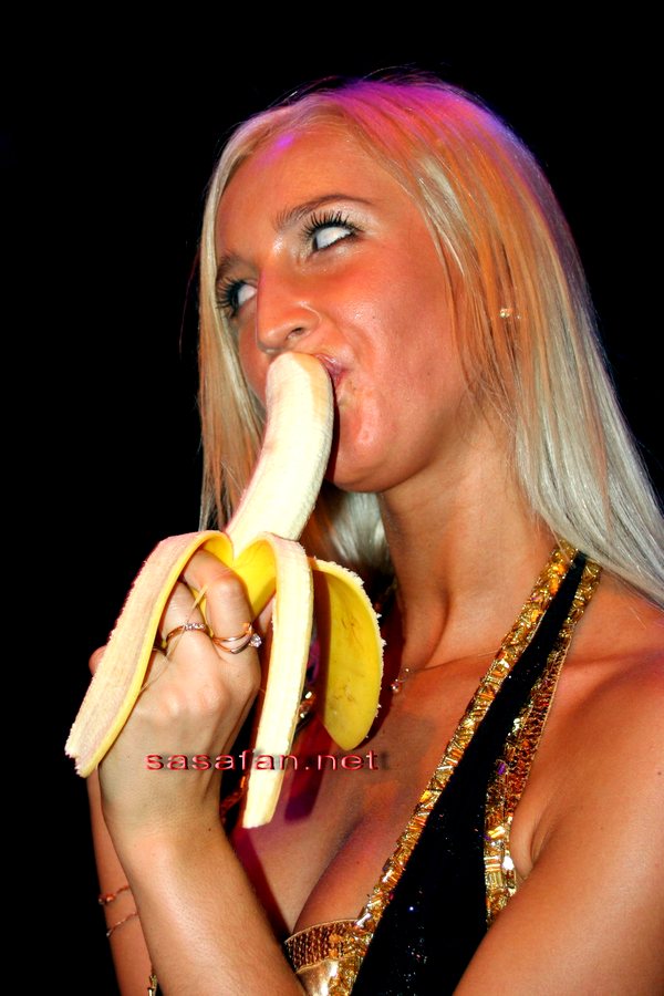Оральный секс с бананом от Бузовой