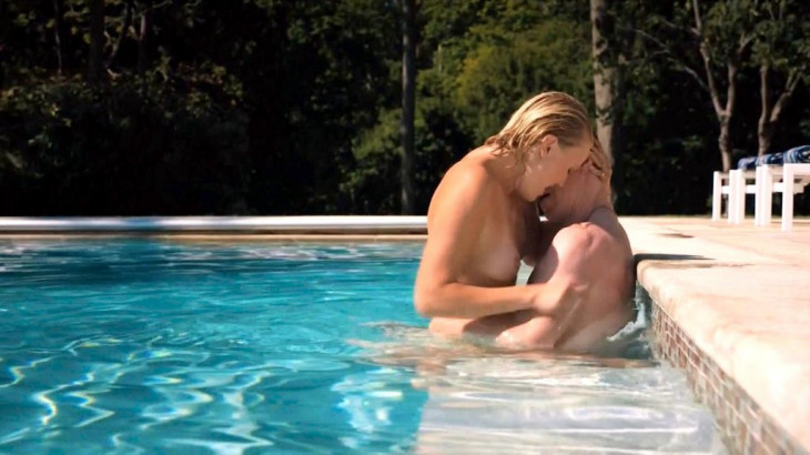 Малин Акерман занимается сексом в бассейне